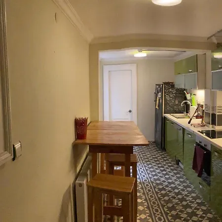 Mari's Boutique בית הארחה
